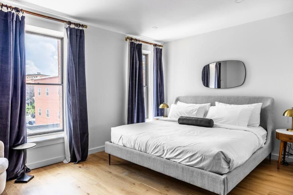 The Phenix Historic Dtwn Hotel, King Bed, Room # 309 Bangor Kültér fotó